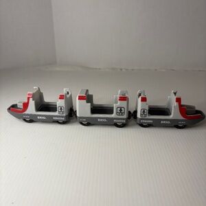 Brio Deluxe Railway Shuttle  LO416 And LS208 Train Shuttle Passenger 3 pieces